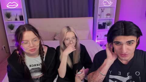 Seb Polly Roxy Jonny online show from December 2024 08:25:02 PM