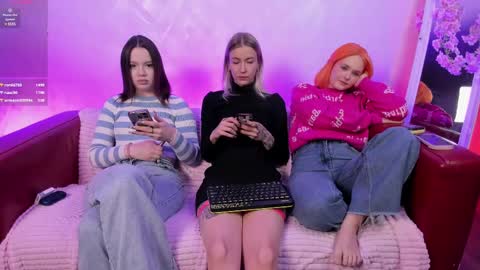 Seb Polly Roxy Jonny online show from March 2025 02:53:02 PM