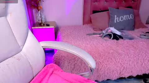    online show from May 2026 03:25:01 AM