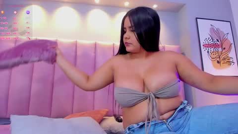 Keily Ross online show from December 2024 11:02:02 PM