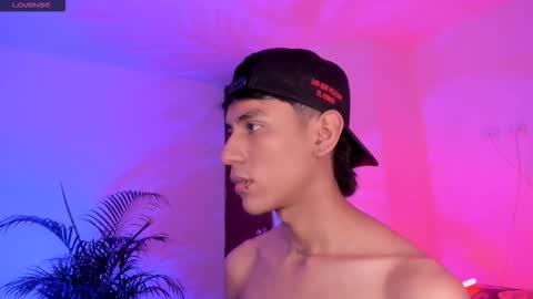 Alejandro Gonzalez online show from October 2025 06:42:02 AM