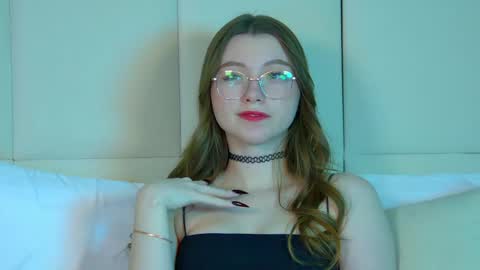 Keira online show from February 2025 10:37:01 PM