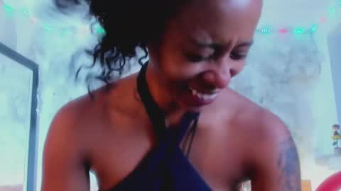 kelly__thomson online show from February 2025 12:02:02 PM