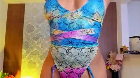 kelly__thomson online show from November 2025 11:10:01 PM