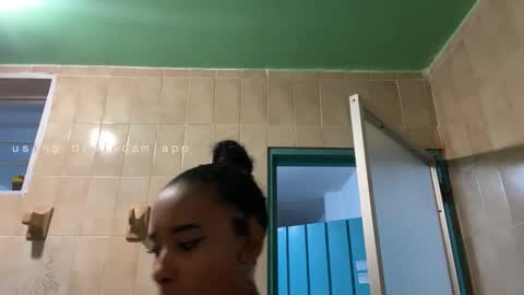 kelly__thomson online show from December 2025 12:52:02 AM