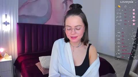 Kelly online show from November 2025 01:28:01 AM