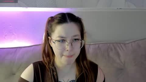 Kelly Mon-Day 12AM-5PM Tue-12AM-5PM Wed-DAY OFF Thu-12AM-5PM Fri-12AM-5PM Sat-12AM-5PM Sun-DAY OFF online show from May 2026 11:54:02 PM