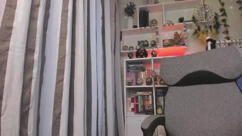 Snapshot of kellyasian chatting on October 2025 06:57:02 AM Leia online show from October 2025 06:57:02 AM