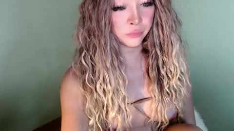 its me KELLY online show from February 2026 06:53:02 PM