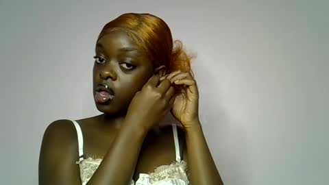 kellymine_ online show from May 2026 01:28:02 PM