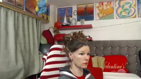 kelly online show from February 2026 07:24:02 PM