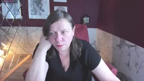 Kelly online show from November 2025 01:02:01 PM