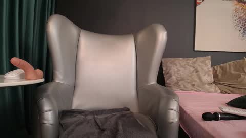 kelsikarterr online show from February 2025 12:03:02 PM