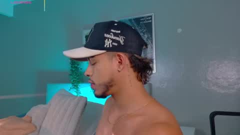 Snapshot of ken_boy_ chatting on June 2026 10:13:02 AM online show from June 2026 10:13:02 AM