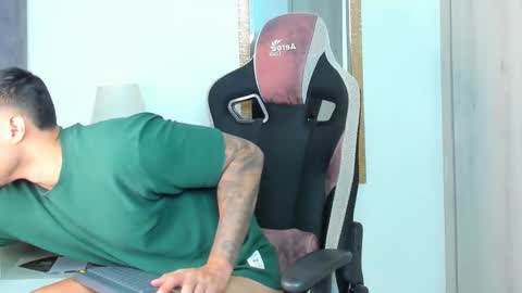 ken_mailik online show from November 2025 07:24:02 PM