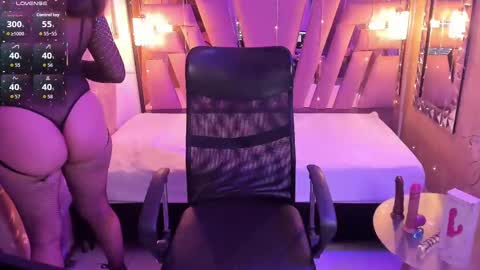 Kendall online show from October 2025 09:02:01 PM