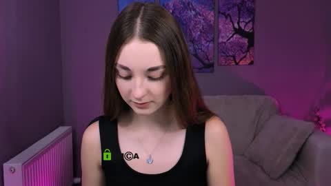 Kendal online show from November 2025 10:20:02 PM