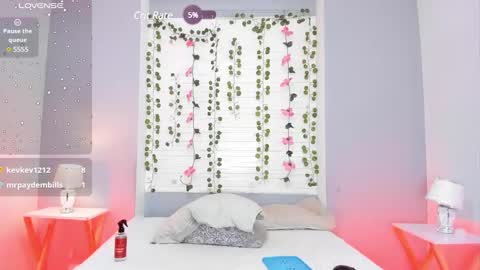 Kendal online show from December 2024 03:52:01 PM