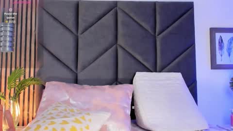 Snapshot of kendalross28 chatting on November 2025 04:07:01 PM Kendall online show from November 2025 04:07:01 PM