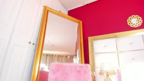 Kendal  online show from January 2025 06:05:02 PM