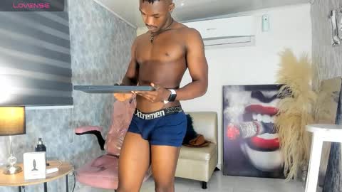 Kender online show from November 2025 08:53:02 PM