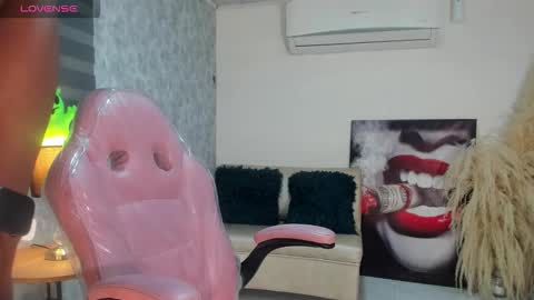 Kender online show from December 2025 09:21:01 PM