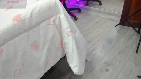 Kendra London online show from March 2026 11:10:01 AM