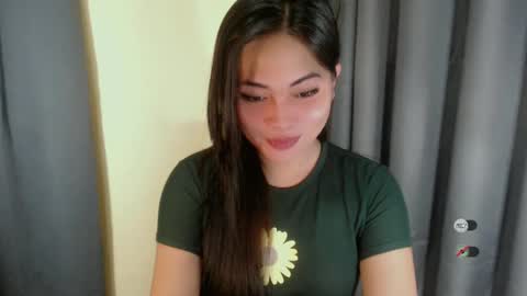 K E N D R A online show from March 2025 06:50:01 PM