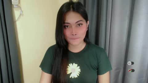 K E N D R A online show from March 2025 06:56:01 PM