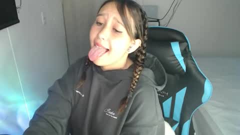 kenshi2302 online show from November 2025 11:06:01 PM