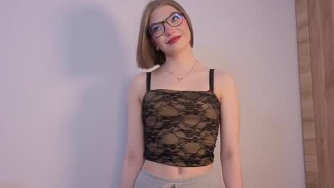 Lisa online show from March 2026 06:15:02 PM