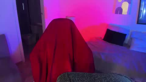 Kenzie online show from September 2025 05:08:01 AM