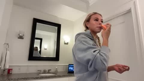 kenziesmithh online show from January 2026 07:05:02 PM