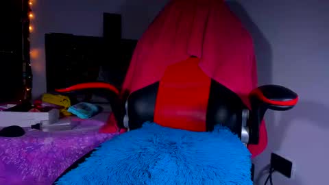 Snapshot of kerlysmith24 chatting on December 2024 08:47:01 PM Kerlysmith24 online show from December 2024 08:47:01 PM