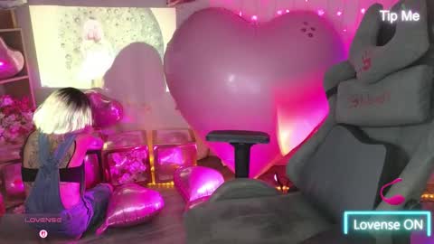 Snapshot of kerry_kirk chatting on February 2026 10:03:02 PM Kerry online show from February 2026 10:03:02 PM