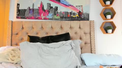 Kery Hillson online show from March 2025 04:24:01 PM