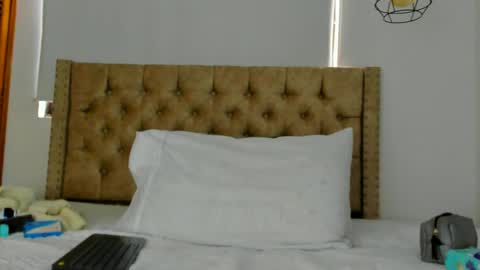 Kery Hillson online show from September 2025 12:20:01 PM