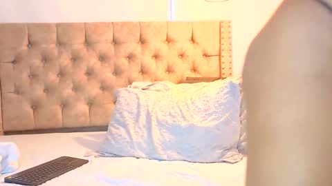 Kery Hillson online show from November 2025 01:55:02 PM