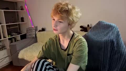 Snapshot of kessy_white chatting on September 2025 06:52:02 PM Kessy online show from September 2025 06:52:02 PM