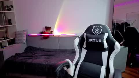 Snapshot of kessy_white chatting on September 2025 07:36:02 PM Kessy online show from September 2025 07:36:02 PM