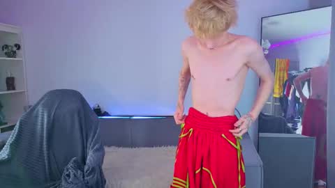 Snapshot of kessy_white chatting on September 2025 08:23:01 PM Kessy online show from September 2025 08:23:01 PM