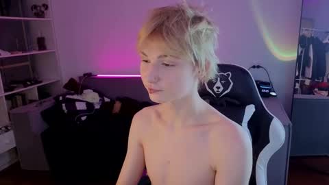 Snapshot of kessy_white chatting on September 2025 08:25:01 PM Kessy online show from September 2025 08:25:01 PM