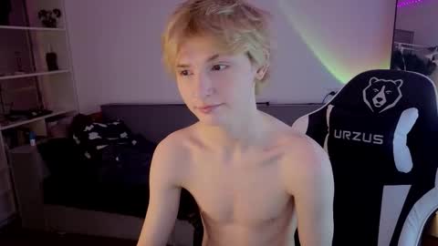 Snapshot of kessy_white chatting on October 2025 08:27:02 PM Kessy online show from October 2025 08:27:02 PM