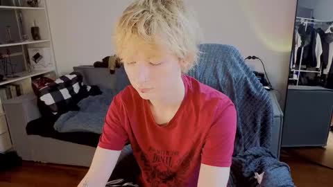 Snapshot of kessy_white chatting on October 2025 12:35:02 PM Kessy online show from October 2025 12:35:02 PM