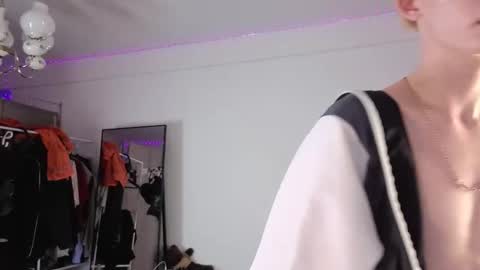 Snapshot of kessy_white chatting on October 2025 11:57:01 PM Kessy online show from October 2025 11:57:01 PM