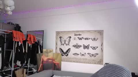 Snapshot of kessy_white chatting on November 2025 07:25:01 PM Kessy online show from November 2025 07:25:01 PM