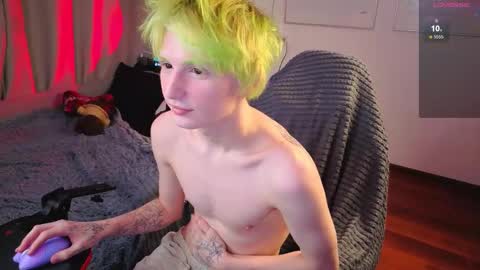 Snapshot of kessy_white chatting on November 2025 06:43:01 PM Kessy online show from November 2025 06:43:01 PM