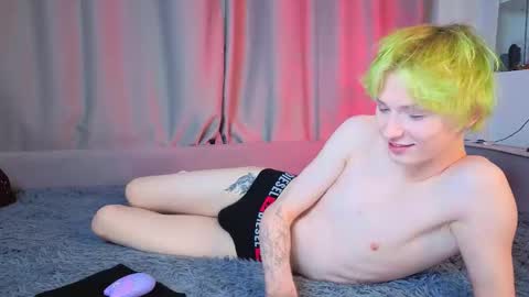 Snapshot of kessy_white chatting on December 2025 10:27:02 PM Kessy online show from December 2025 10:27:02 PM