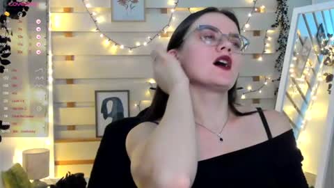 Ketrin online show from December 2025 08:28:02 PM