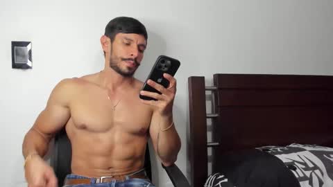 kevin_malone22 online show from December 2025 09:56:01 PM